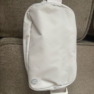 *BRAND NEW** opal lulu lemon pouch!